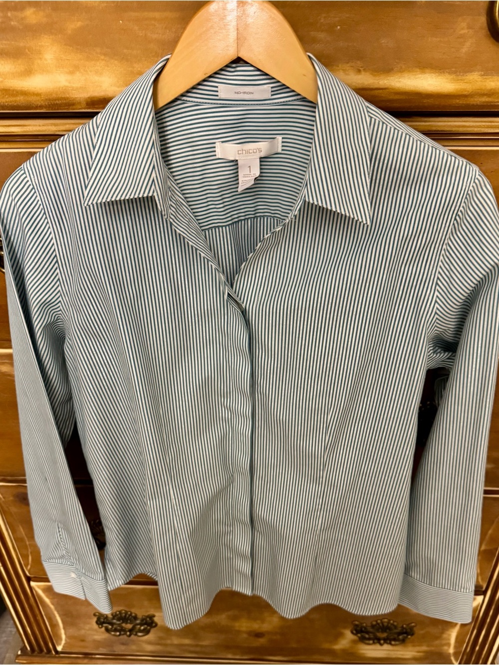 Chico’s‎ Size 1 NWOT Blue White Stripe No Iron Button Front Shirt